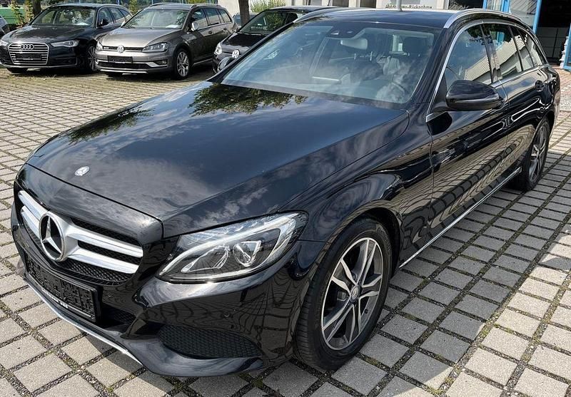 Schwarz Gebraucht 2016 Mercedes C180 Avantgarde Limousine | 18.990 € (Fairer Preis) - Bild 1/4