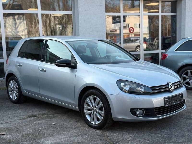 Silber Gebraucht 2011 VW Golf Style Limousine | 4.999 € (Fairer Preis) - Bild 1/4