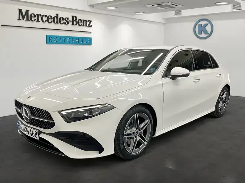 Gebraucht Mercedes A200 AMG 222 PS (163 kW) 2025 Weiß Limousine