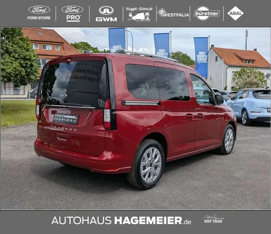 Neu Ford Tourneo Connect Titanium 122 PS (89 kW) 2026 Maple red metallic Van / Kleinbus