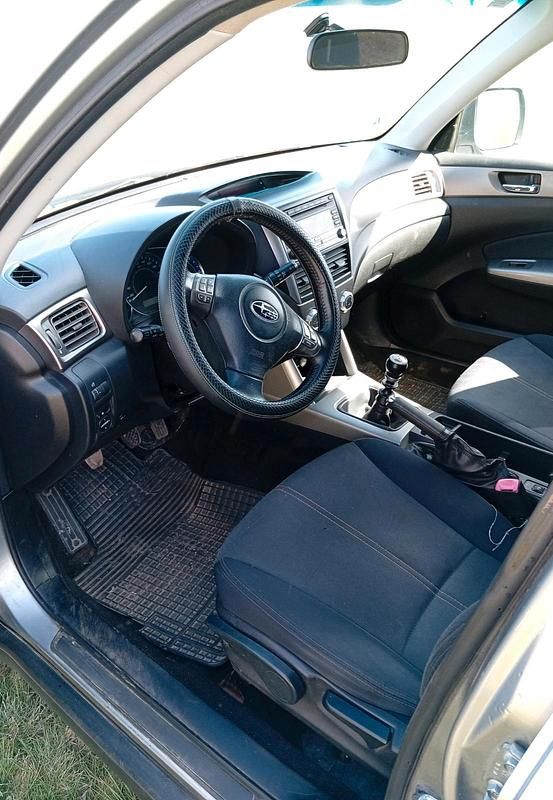 Usata Subaru Forester 150 CV (110 kW) 2011 Argento SUV