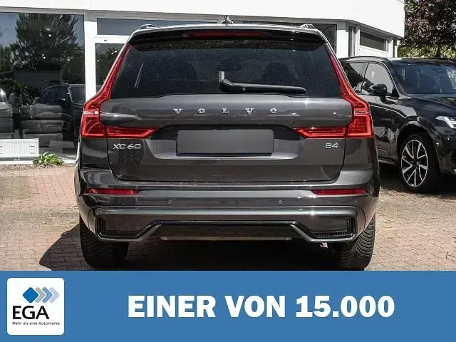 Gebraucht Volvo XC60 Plus 197 PS (144 kW) 2024 Metallic SUV