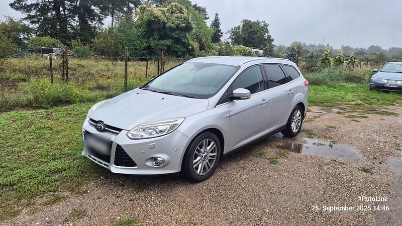 Silber Gebraucht 2013 Ford Focus Kombi | 8.000 € (Teuer) - Bild 1/4
