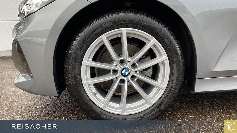 Gebraucht BMW 320 190 PS (139 kW) 2022 Grau Limousine