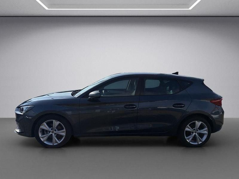 Gebraucht Seat Leon FR 150 PS (110 kW) 2025 Grau / magnetic grau (metallic) Limousine