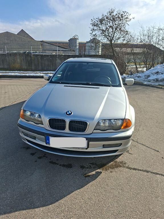 Gebraucht BMW 318 116 PS (85 kW) 1998 Grau Limousine