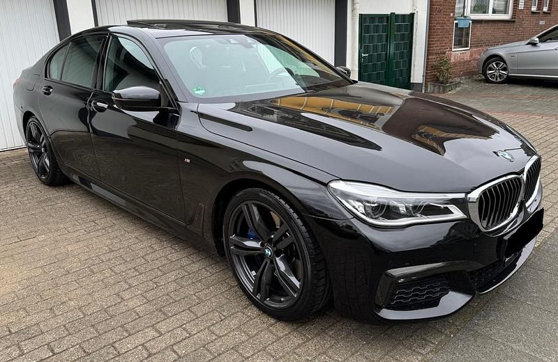 Schwarz Gebraucht 2018 BMW 740 M Sport Limousine | 40.999 € (Fairer Preis) - Bild 1/4