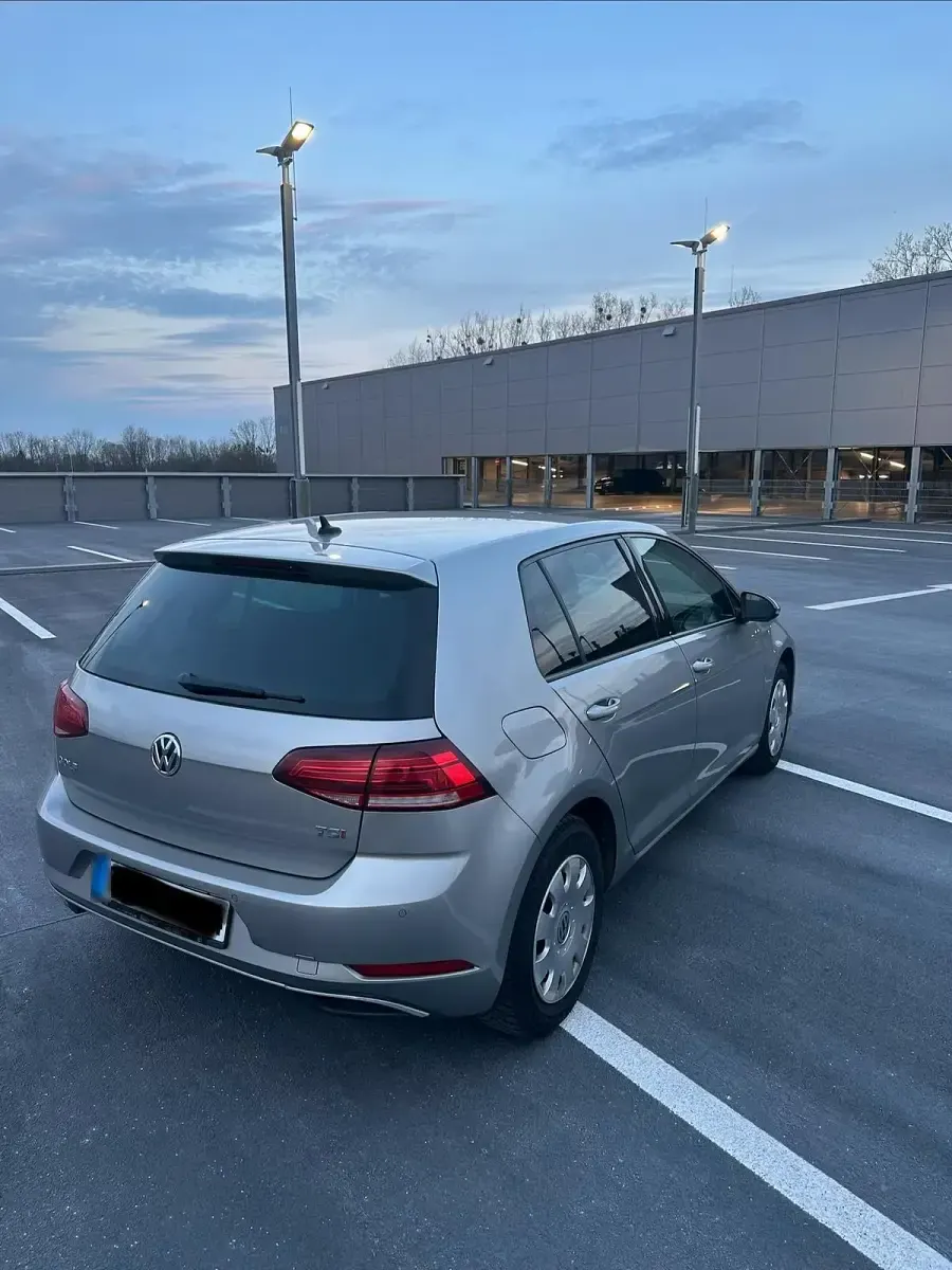Gebraucht VW Golf VII 150 PS (110 kW) 2018 Grau Kleinwagen