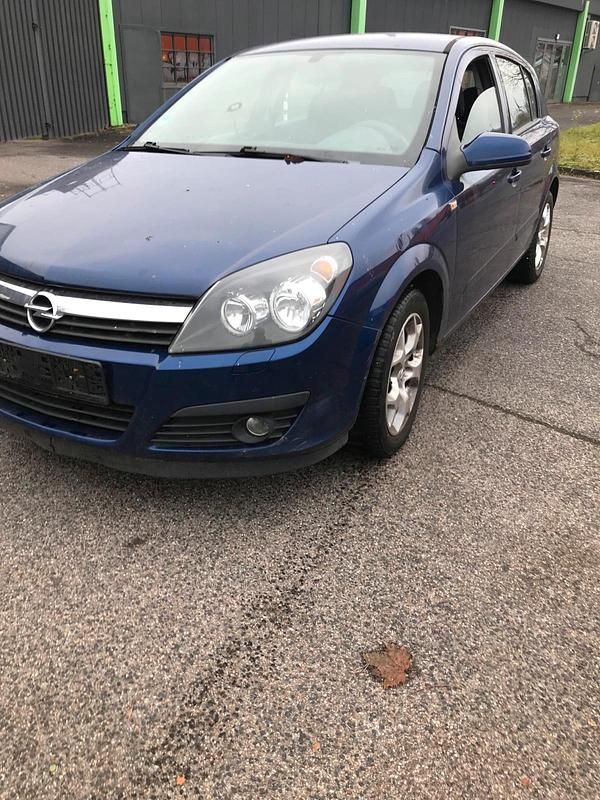 Blau Gebraucht 2006 Opel Astra Limousine | 750 € (Superpreis) - Bild 1/4