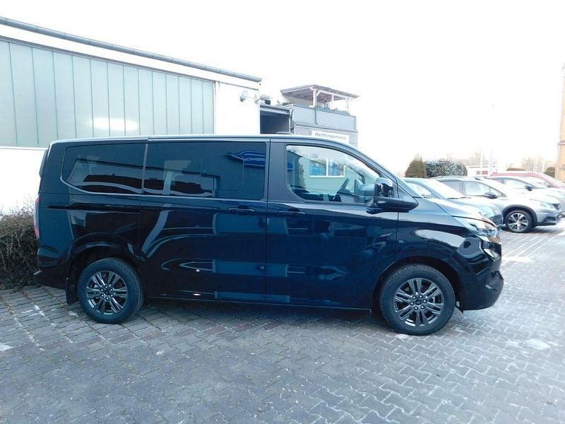 Neu Ford Tourneo Titanium 150 PS (110 kW) 2026 Agate black Van / Kleinbus