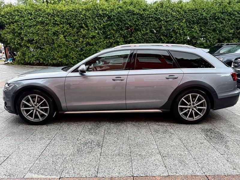 Grau Gebraucht 2018 Audi A6 Allroad Sport Kombi | 28.980 € (Fairer Preis) - Bild 1/4