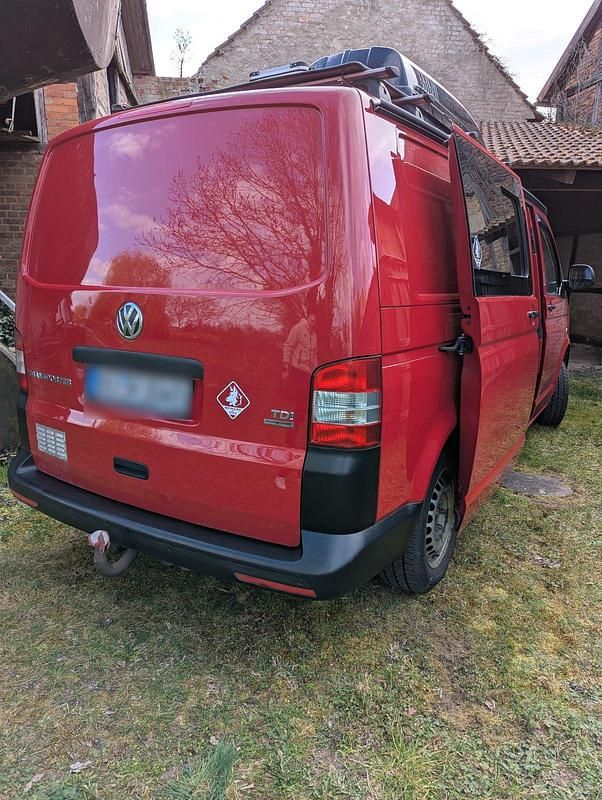 Second-hand VW Transporter 114 CP (83 kW) 2014 Roșu Van