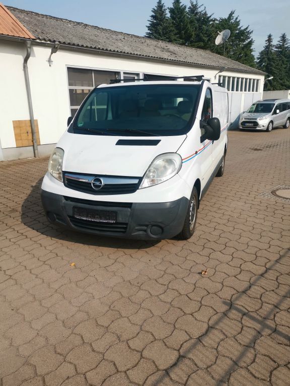 Weiß Gebraucht 2007 Opel Vivaro Van | 5.500 € (Fairer Preis) - Bild 1/4