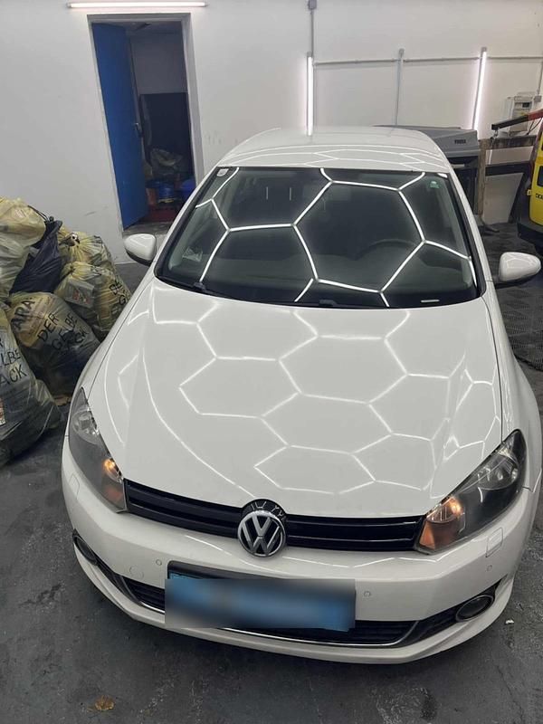 Weiß Gebraucht 2010 VW Golf VI Kleinwagen | 5.000 € (Teuer) - Bild 1/4