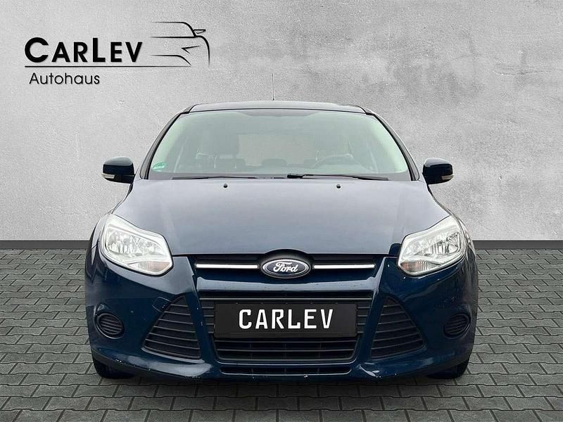 Gebraucht Ford Focus Trend 101 PS (74 kW) 2014 Blau Kombi