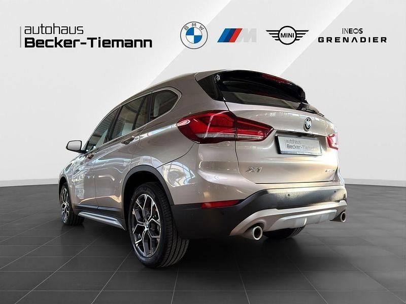 Gebraucht BMW X1 xLine 178 PS (130 kW) 2021 Kaschmirsilber SUV