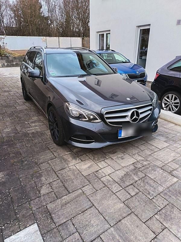 Grau Gebraucht 2014 Mercedes E200 Avantgarde Kombi | 13.900 € (Fairer Preis) - Bild 1/4