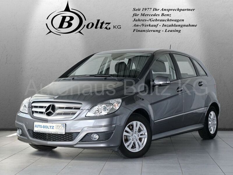 Grau Gebraucht 2010 Mercedes B180 Van / Kleinbus | 11.999 € - Bild 1/4