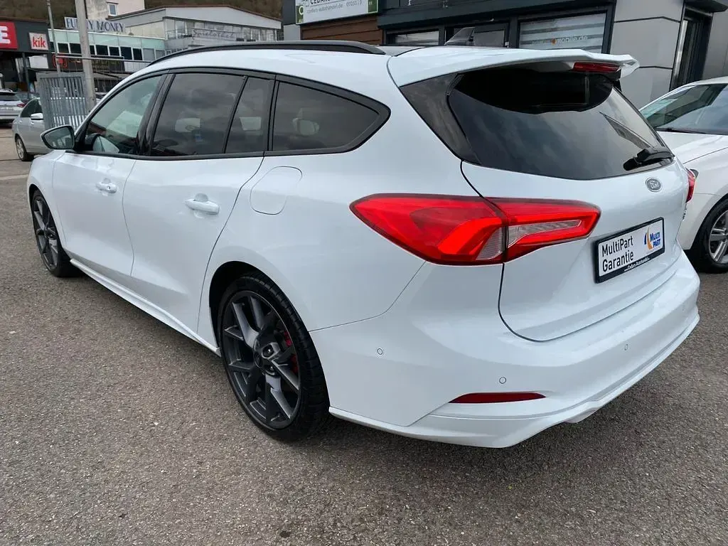 Gebraucht Ford Focus ST 190 PS (139 kW) 2019 Frostweiß Kombi