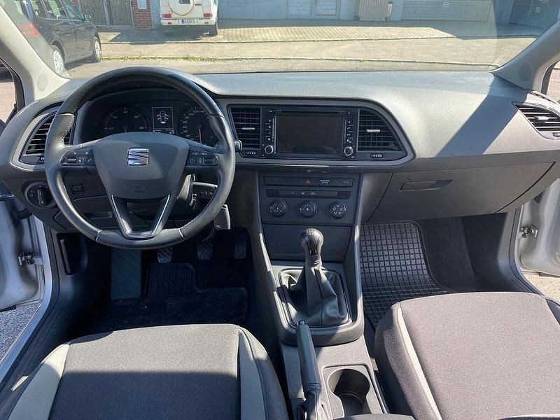 Silber Gebraucht 2013 Seat Leon Limousine | 8.350 € (Etwas zu teuer) - Bild 1/4