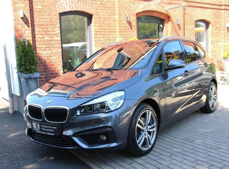 Grau Gebraucht 2015 BMW 220 Basis Kombi | 15.400 € (Fairer Preis) - Bild 1/4