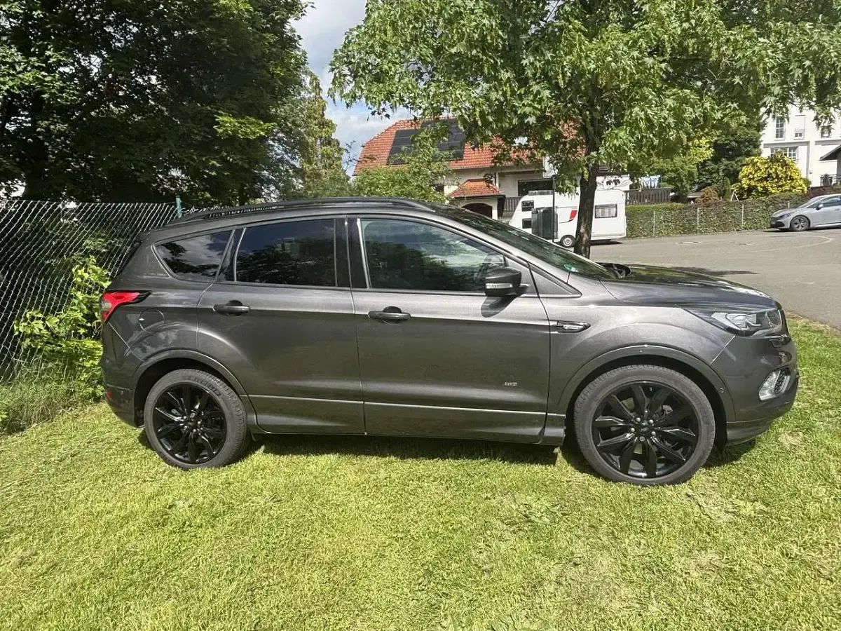 Gebraucht Ford Kuga ST-Line 242 PS (177 kW) 2017 Grau SUV
