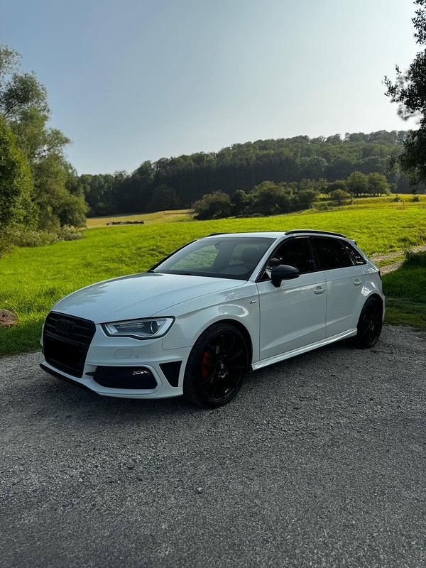 Weiß Gebraucht 2016 Audi A3 S-Line Kleinwagen | 14.350 € (Fairer Preis) - Bild 1/4