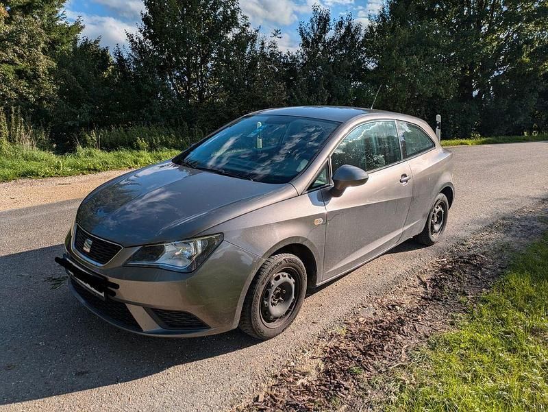 Grau Gebraucht 2014 Seat Ibiza SC Style Kleinwagen | 4.290 € (Fairer Preis) - Bild 1/4