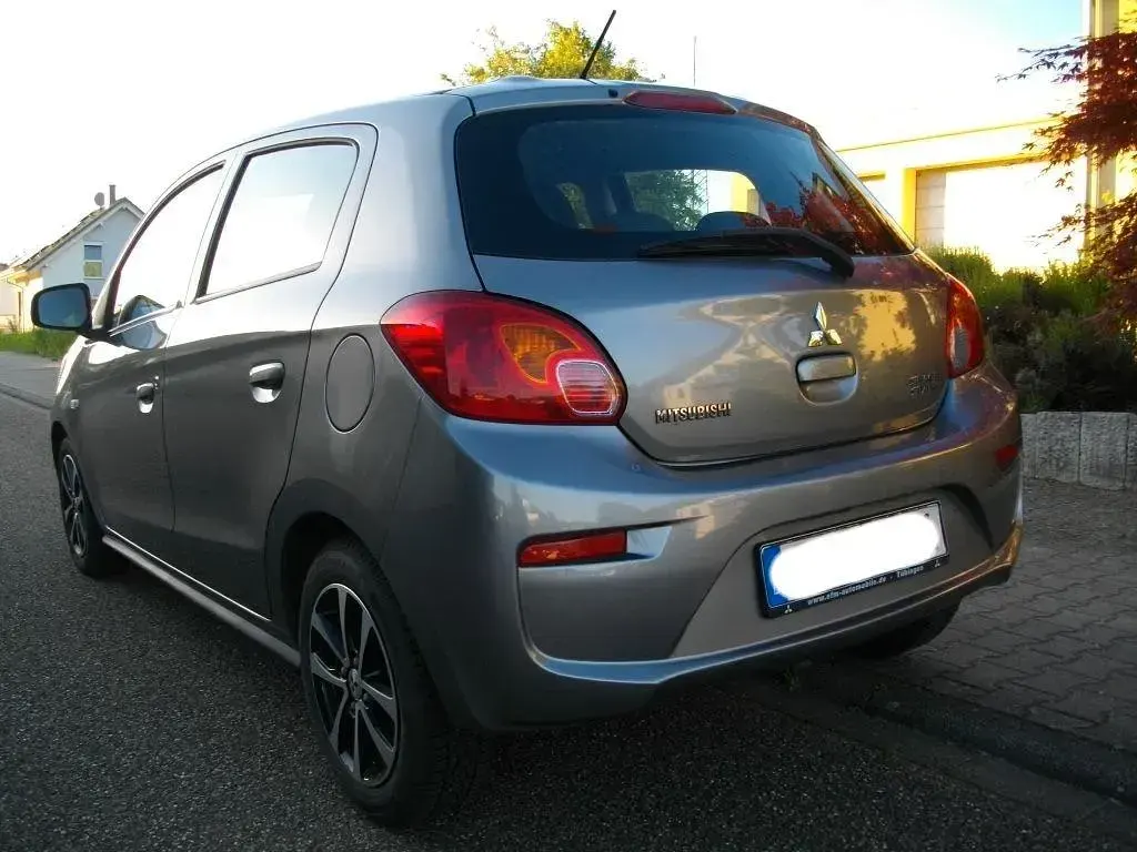 Gebraucht Mitsubishi Space Star Diamant Edition 71 PS (52 kW) 2017 Grau Kleinwagen