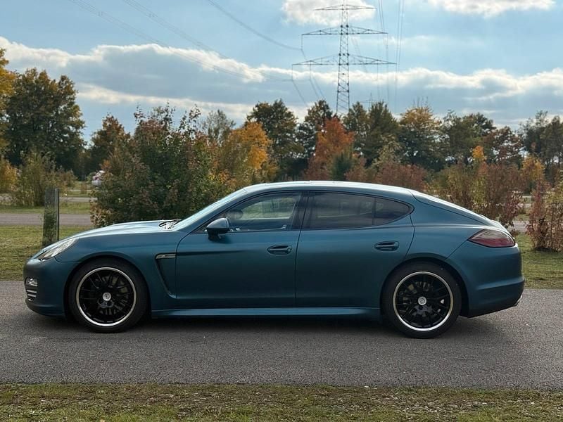 Gebraucht Porsche Panamera 300 PS (220 kW) 2012 Andere farben Kleinwagen