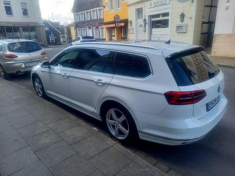 Gebraucht VW Passat Highline 239 PS (175 kW) 2016 Weiß Kombi