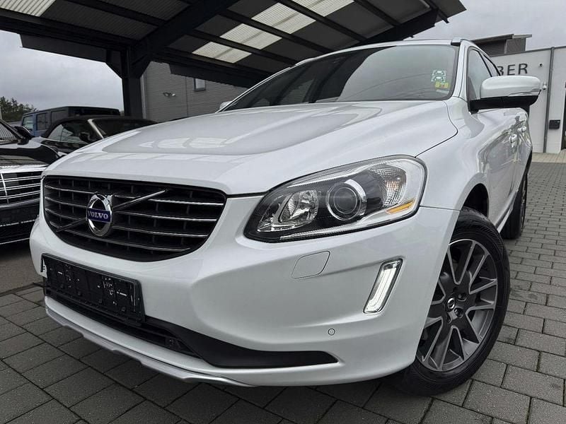 Weiß Gebraucht 2014 Volvo XC60 Summum SUV | 14.800 € (Fairer Preis) - Bild 1/4