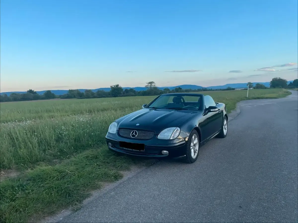 Gebraucht Mercedes SLK230 197 PS (144 kW) 2001 Schwarz Cabrio