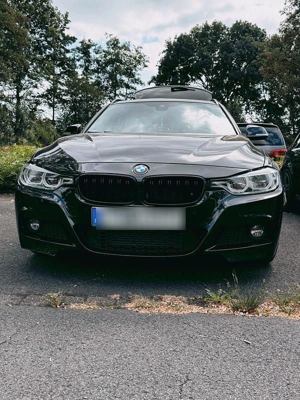 Schwarz Gebraucht 2015 BMW 320 M Sport Kombi | 16.900 € (Fairer Preis) - Bild 1/4
