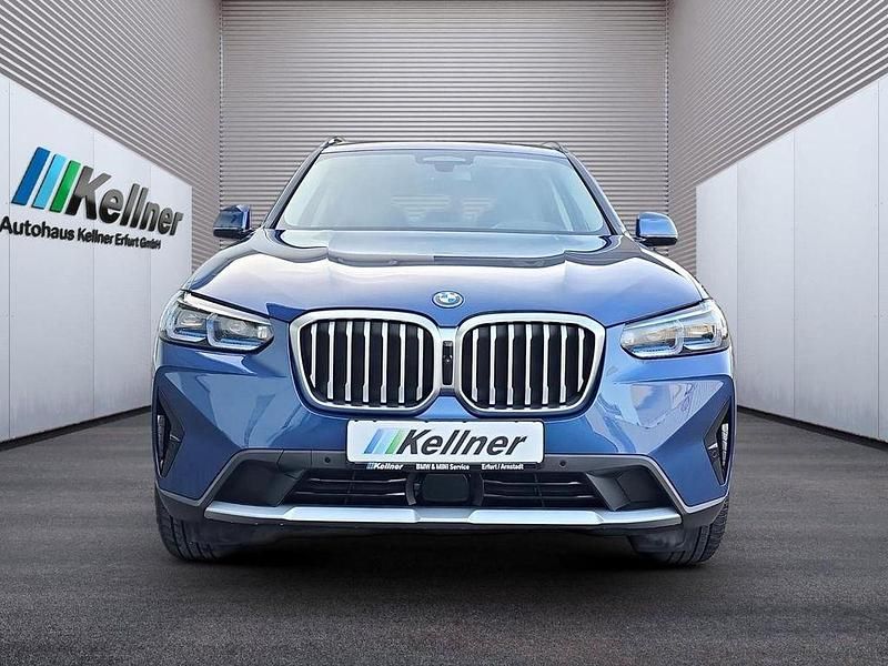 Phytonicblau met Gebraucht 2024 BMW X3 Sport Line SUV | 48.870 € (Superpreis) - Bild 1/4