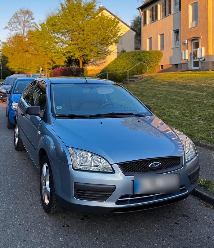 Używany Ford Focus 80 KM (58 kW) 2006 Niebieski Coupe