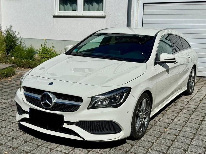 Weiß Gebraucht 2018 Mercedes CLA180 Style Limousine | 10.500 € (Fairer Preis) - Bild 1/4