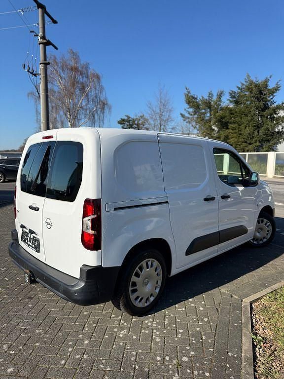 Gebraucht Opel Combo Edition 102 PS (75 kW) 2019 Weiß Van / Kleinbus