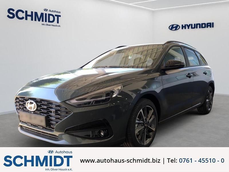 Neu Hyundai i30 Advantage 101 PS (74 kW) 2025 Cypress green Kombi