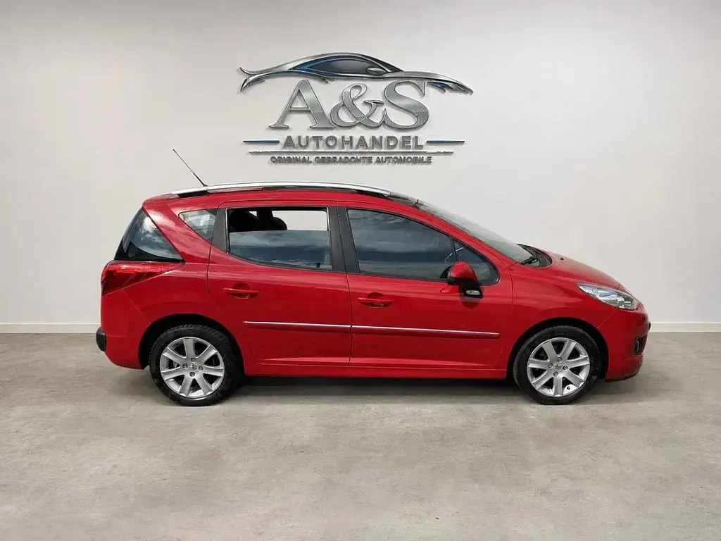 Gebraucht Peugeot 207 Premium 120 PS (88 kW) 2012 Rot Kombi