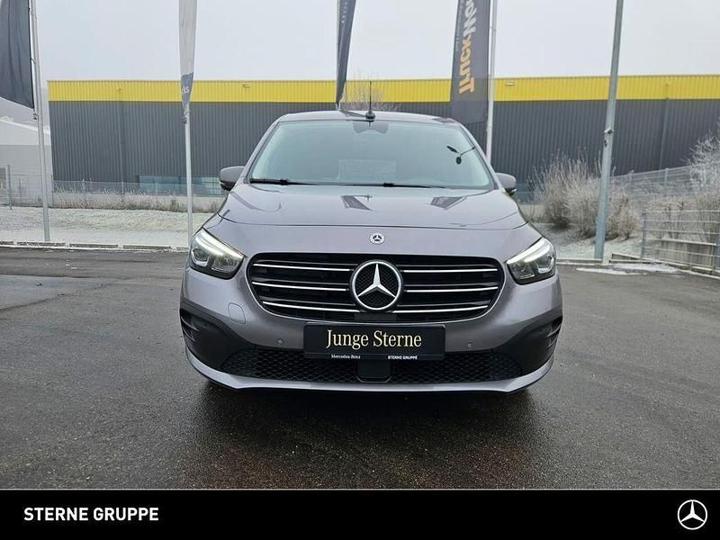 Gebraucht Mercedes T180 Progressive 131 PS (96 kW) 2025 Grau Van / Kleinbus
