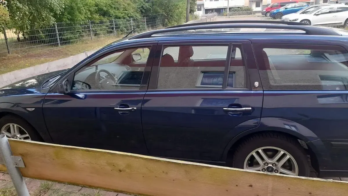 Gebraucht Ford Mondeo Ghia 155 PS (114 kW) 2005 Blau Kombi