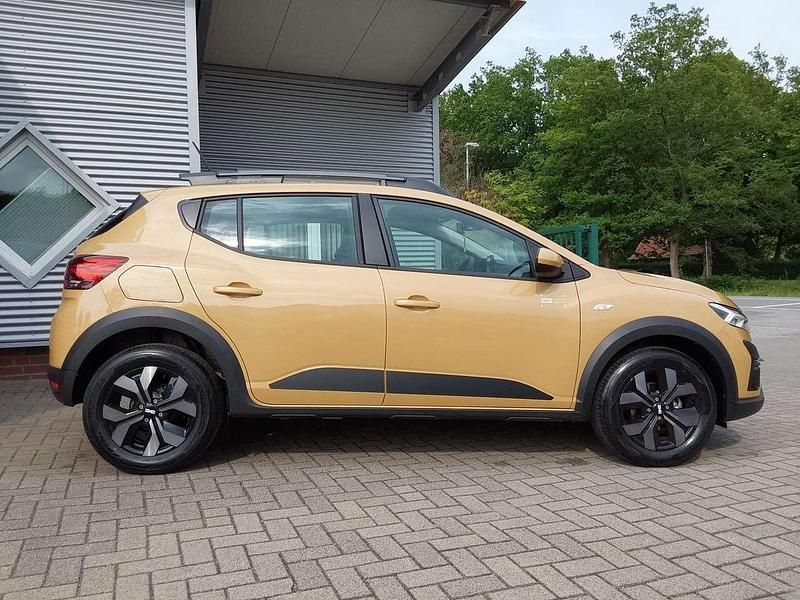 Neu Dacia Sandero Expression 91 PS (66 kW) 2025 Beige SUV