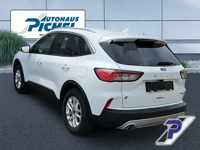 Używany Ford Kuga Titanium 224 KM (164 kW) 2022 Biały SUV