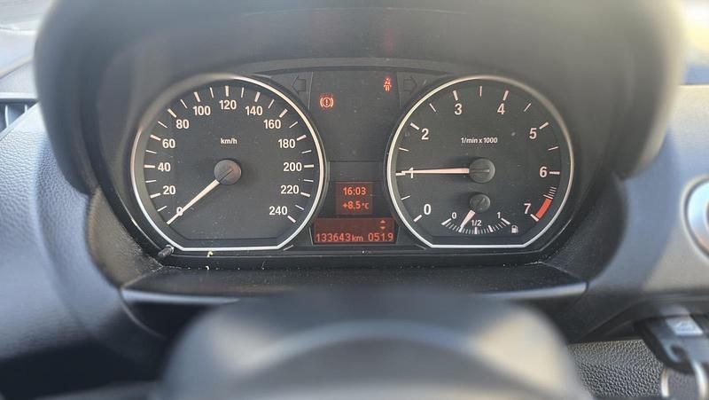 Gebraucht BMW 120 122 PS (89 kW) 2009 Schwarz Kleinwagen