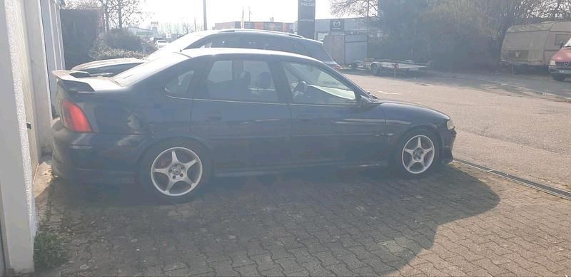 Gebraucht Opel Vectra 195 PS (143 kW) 1999 Blau Limousine