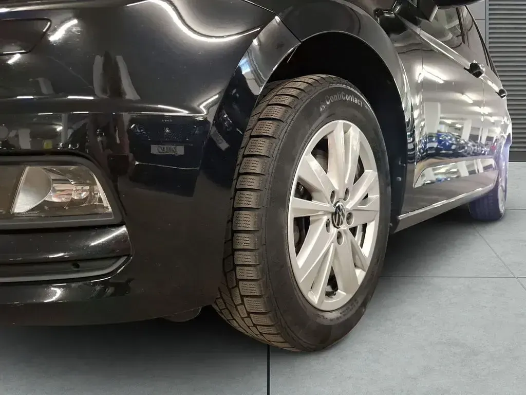 Gebraucht VW Touran Comfortline 150 PS (110 kW) 2023 Schwarz Van / Kleinbus