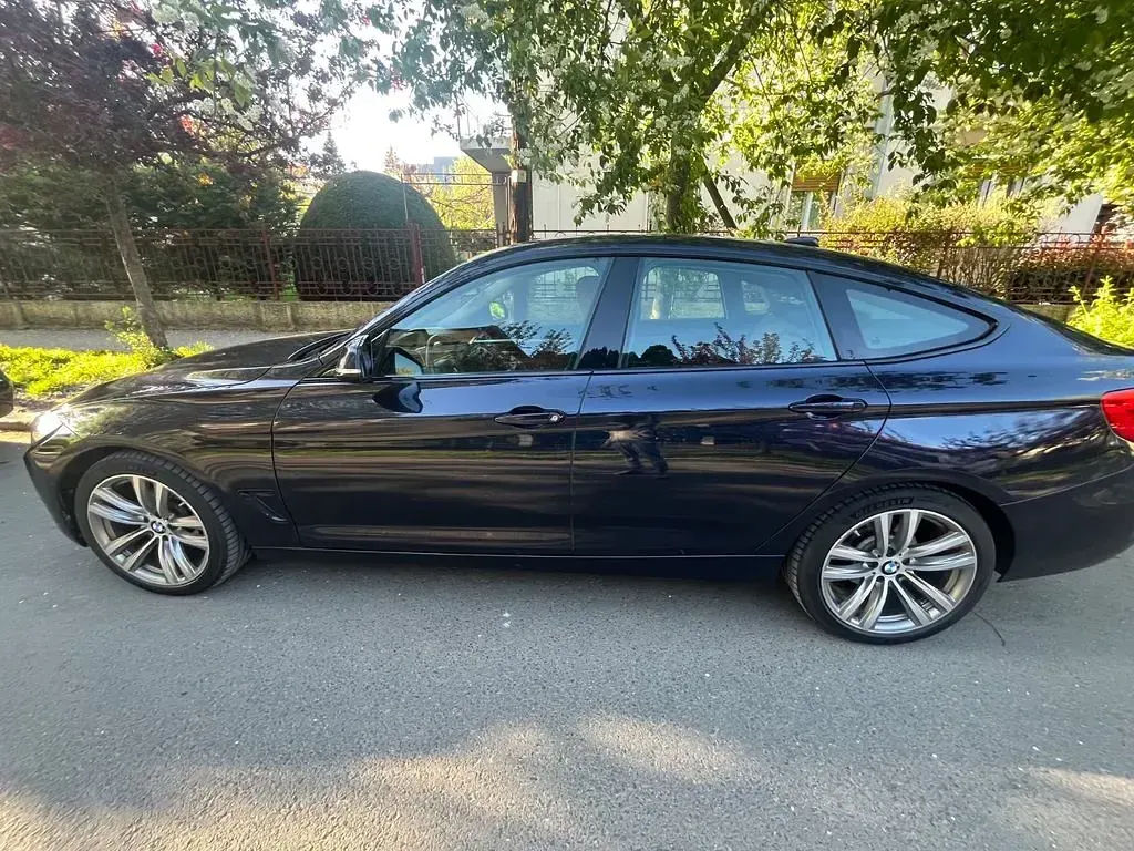 Gebraucht BMW 320 Sport Line 190 PS (139 kW) 2018 Blau Limousine