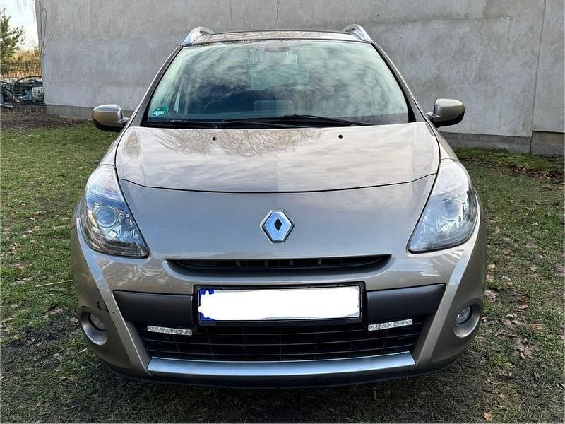 Braun Gebraucht 2009 Renault Clio II Luxe Limousine | 3.299 € (Fairer Preis) - Bild 1/4
