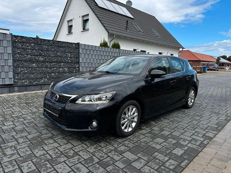 Schwarz Gebraucht 2010 Lexus CT200h Executive Line Limousine | 6.999 € (Fairer Preis) - Bild 1/4